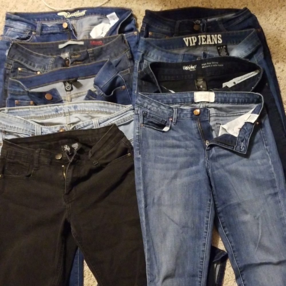 Bundle of 9 jeans